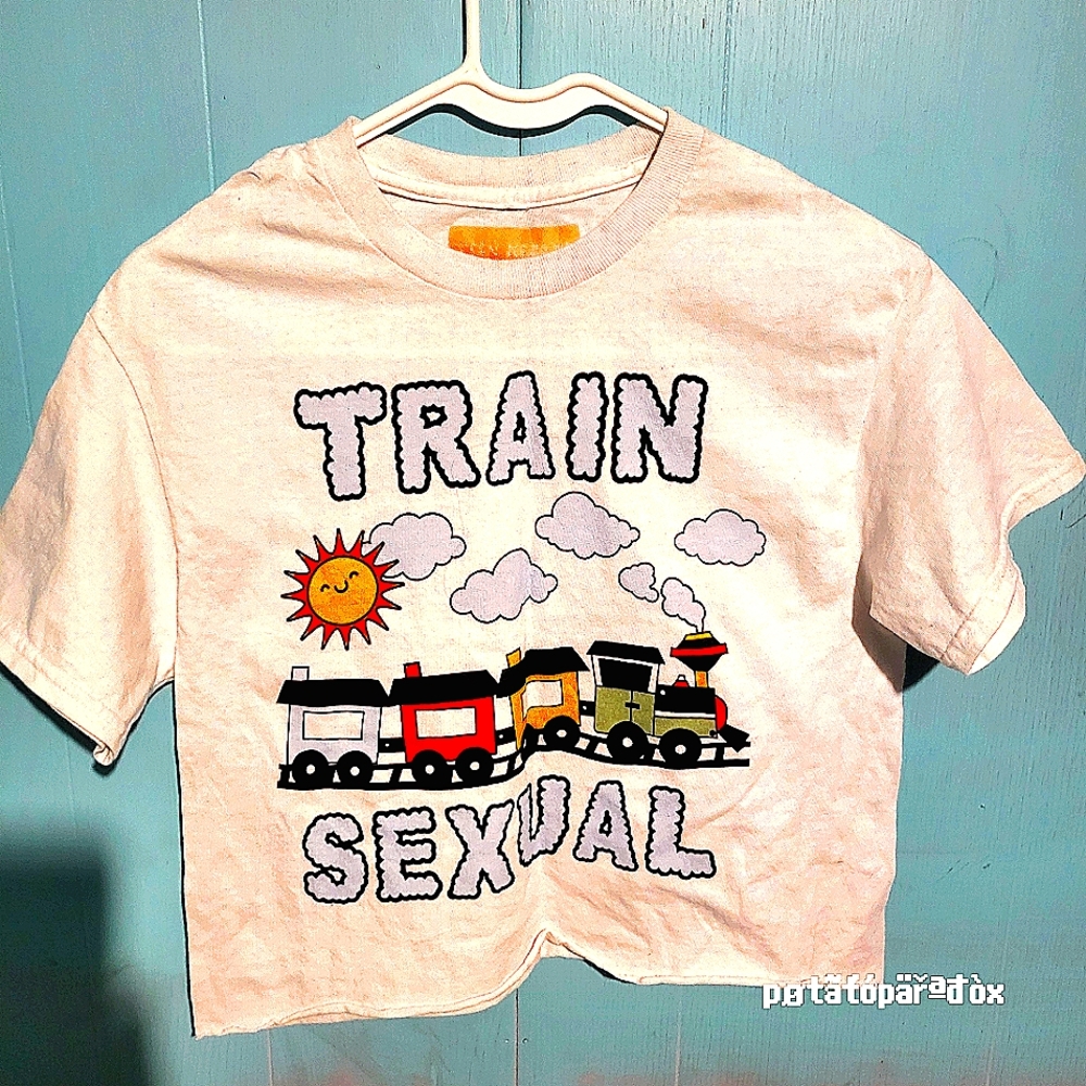 Cropped teen hearts t shirt